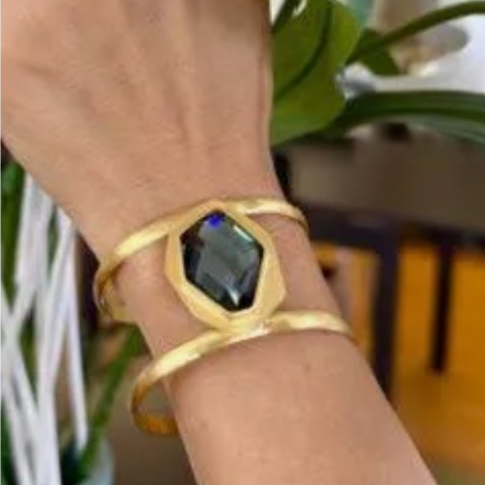 NIP! Beautiful! Betty Carre Linea Bracelet